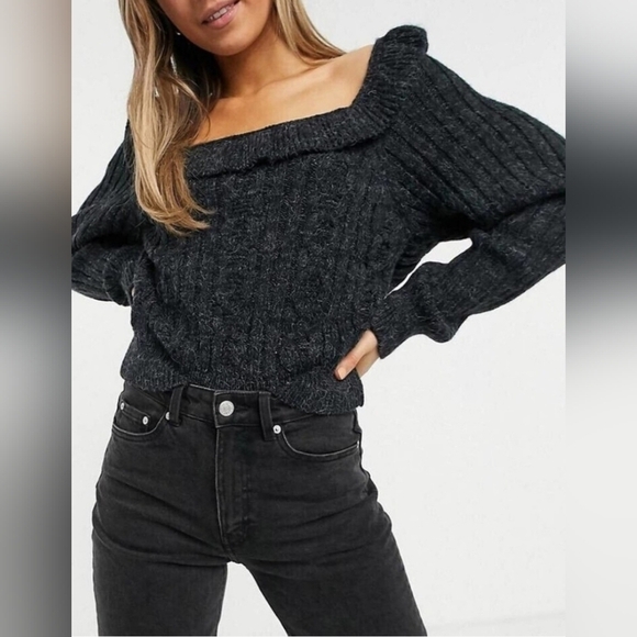 Topshop Soft Open Back Ruffle Detail Charcoal Gray Sweater - Size 4/6 - Picture 2 of 11